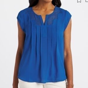 Daniel Rainn lace neck top